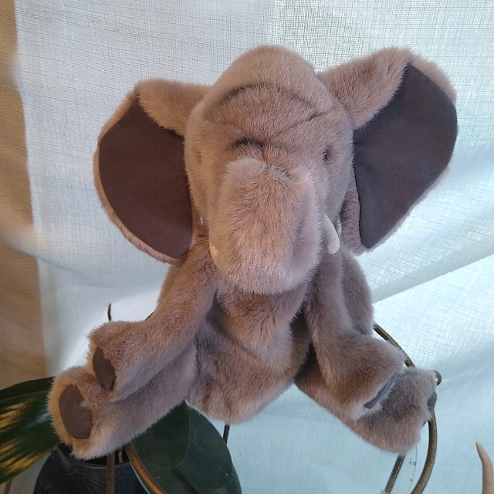 Fuzzy Elephant Puppet 🐘🩶 - Picture 2 of 5